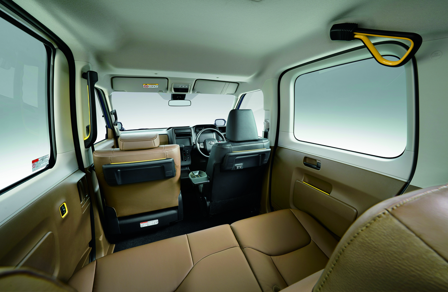 Haneda Airport ⇔ Tokyo 23-ku (Private Taxi Transfer_Midsize)